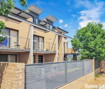 Conveniently Located Apartment - Photo 5