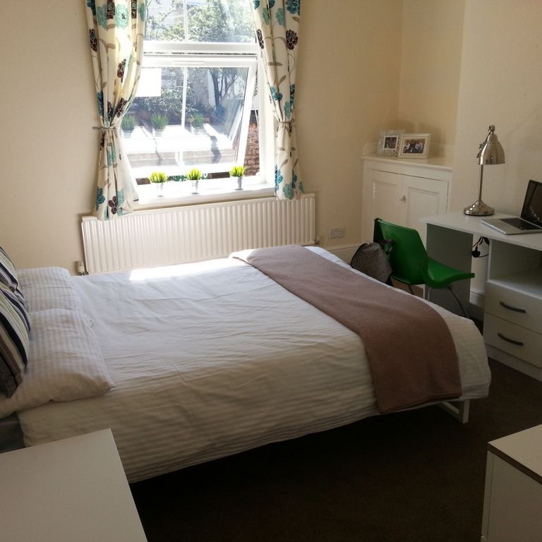 2 Bedroom Terraced To Rent in Nottingham - Photo 1