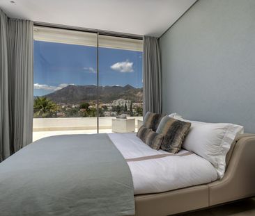 Detached Villa in Marbella - Photo 3