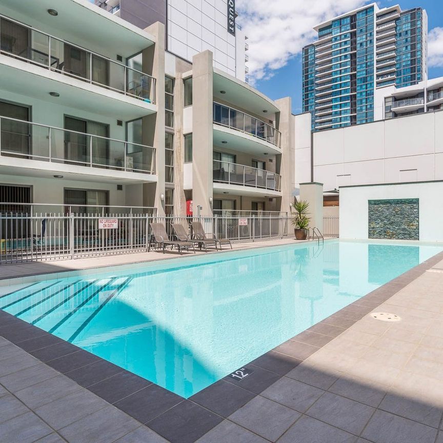 Cosmopolitan Apartment For Rent – FULLY FURNISHED - Photo 1