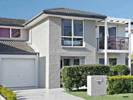 Stylish Duplex Offering Comfort and Convenience - Photo 3