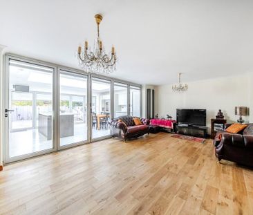 5 bedroom detached house to rent - Photo 1