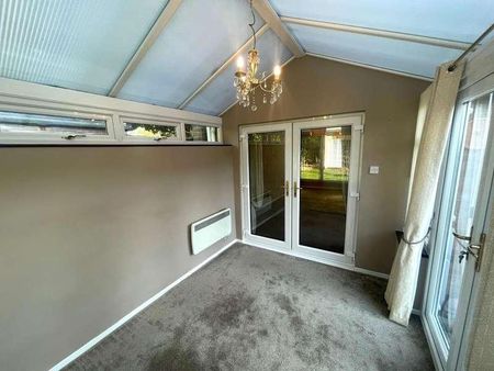 Fairford Crescent, Swindon, SN25 - Photo 4