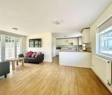 Skyfield Manor, West End Lane, Essendon, Hertfordshire, AL9 - Photo 2