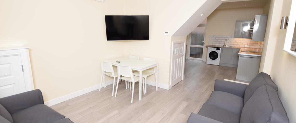 Granville Street Room 2 - Photo 1