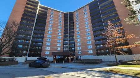 For Lease - 2020 Jasmine Crescent Unit# 1406, Beacon Hill North - South and Area, Ontario - Photo 4