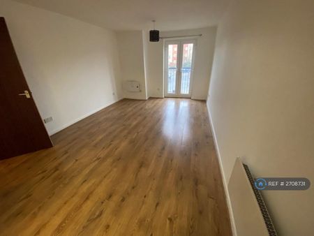2 bedroom flat to rent - Photo 3