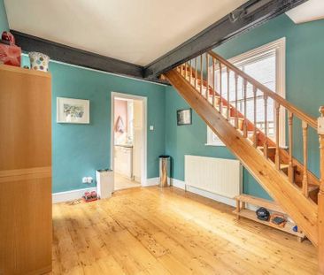 2 bedroom maisonette to rent - Photo 2