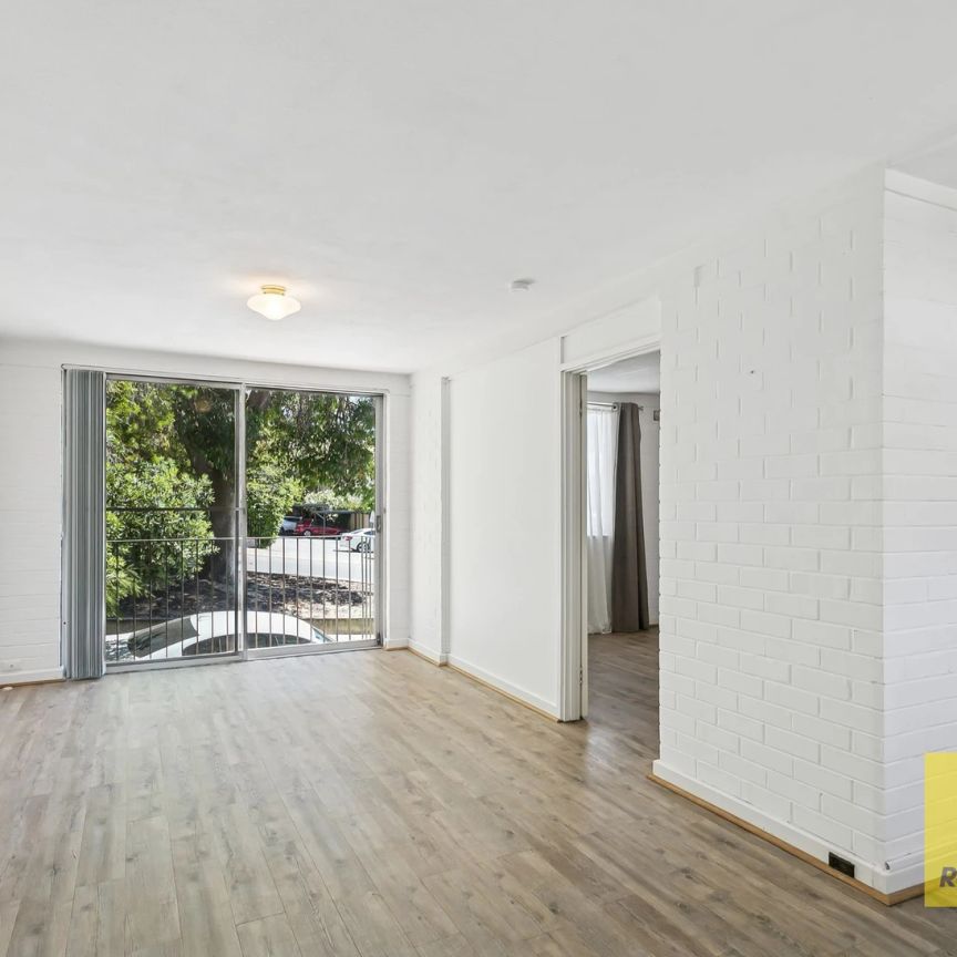 Well Presented Apartment Right Near UWA - Unfurnished - Photo 1