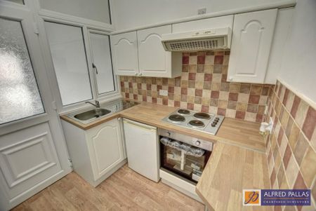 2 bedroom flat to rent - Photo 4