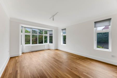 5 bedroom detached house to rent - Photo 3