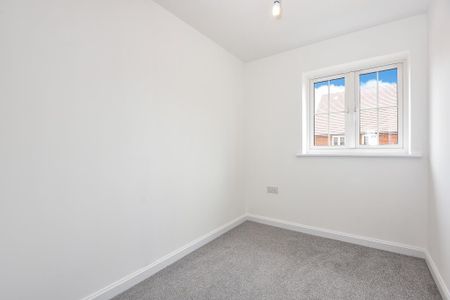 3 bedroom semi-detached house to rent - Photo 5