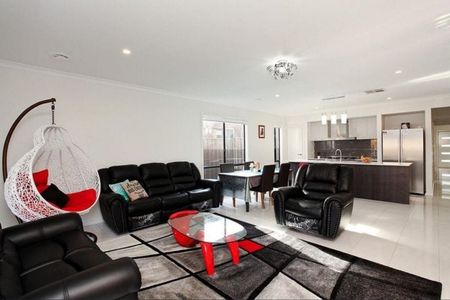 Family Home - Photo 3