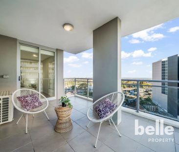 Substantial apartment within walking distance to shops and Light Ra... - Photo 1