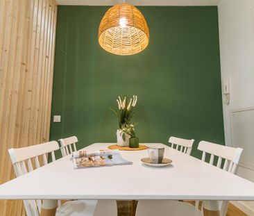 Travessera de Gràcia, Barcelona, Catalonia 08006 - Photo 6