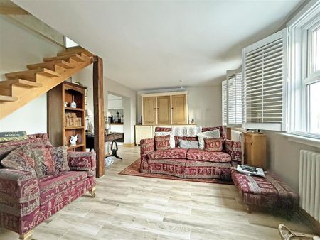 3 bedroom detached house to rent - Photo 4