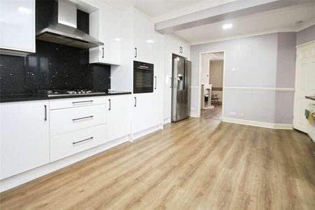 Cropparth Road, Dagenham, RM10 - Photo 2