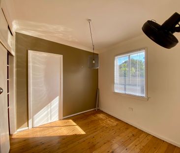 2 Bedroom - 1 Bathroom - Fishing and Affordable Living - Photo 2