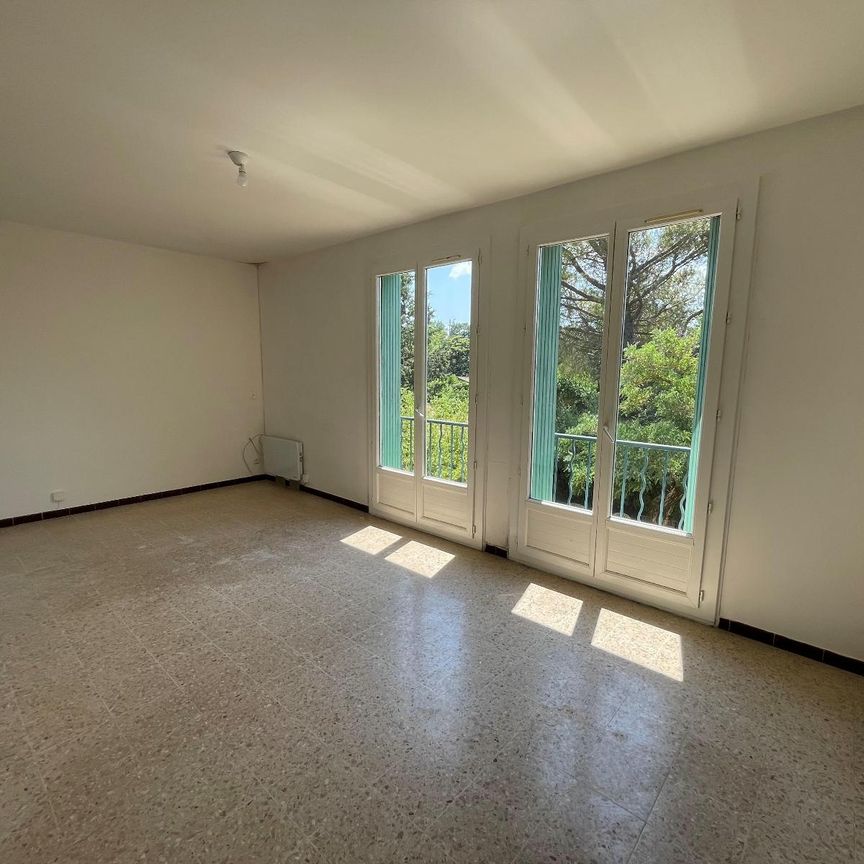 Location Appartement 3 pièces 64m² ST MAXIMIN LA STE BAUME 83470 - Photo 1