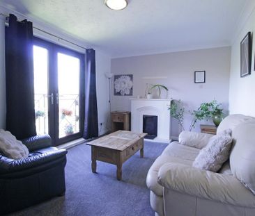 2 bedroom flat to rent - Photo 2
