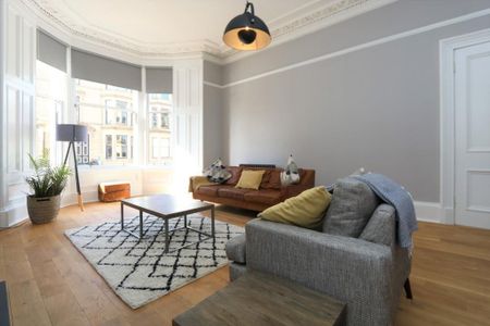 3 bedroom flat to rent - Photo 2