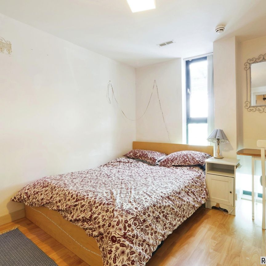 2 bed Flat in Lovell House 4 Skinner Lane, Leeds, LS7 1AR - Photo 1