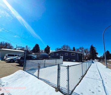 #2 11839 45 Street Northwest - Photo 2