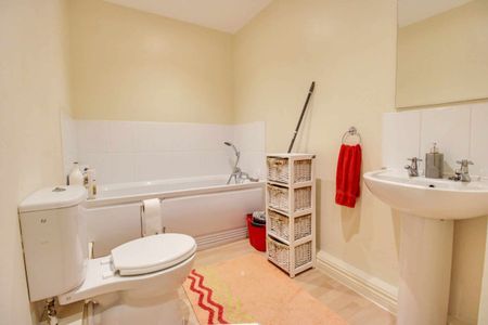 Florey Court, Swindon, Swindon, SN1 - Photo 2