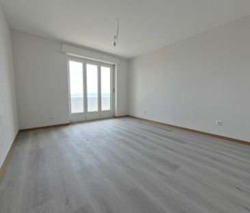 Rénové ! Appartement de 4.5 pièces au rez supérieur - Photo 1