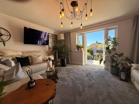 3 bedroom terraced house to rent - Photo 2