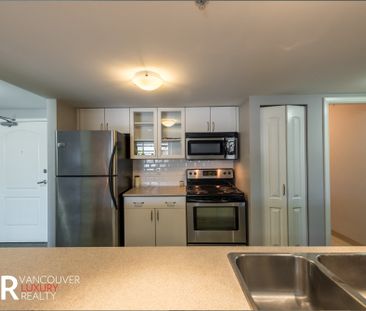 Condo in Vancouver West Side, BC - Photo 6