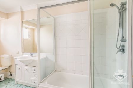 Modern 3-Bedroom 2 Balcony Townhouse in a Convenient Calamvale Location - Photo 5