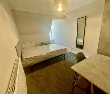 Room in a Shared House, Whiteladies Road, BS8 - Photo 6