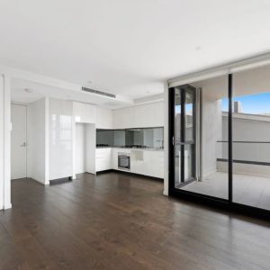 Stylish Richmond Living with Two Private Terraces! - Photo 2