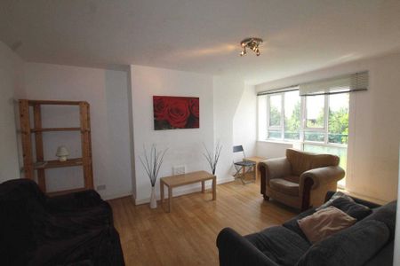 3 bedroom apartment to rent - Photo 3