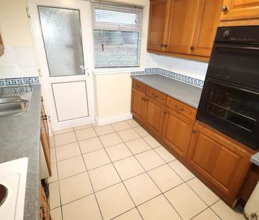 Thorntons Way, Stockingford, Nuneaton - Photo 2