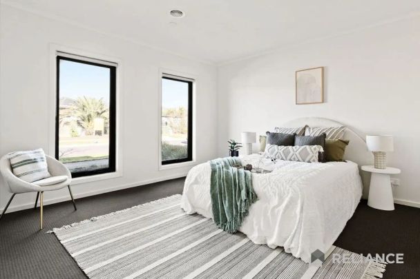 “Beautiful 4 bedroom in Prime Location!!” - Photo 1
