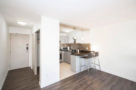 190 Smith Apartment Suites — One-Bedroom Suite (Type D) - Photo 2