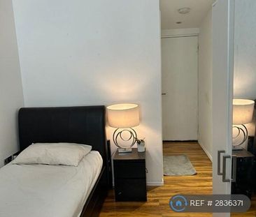 4 bedroom semi-detached house to rent - Photo 6