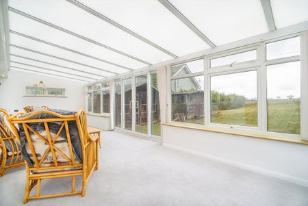 2 bedroom detached bungalow to rent - Photo 2