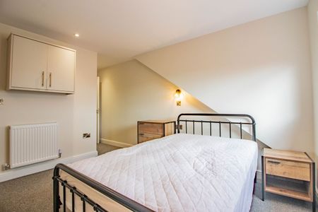 1 Bedroom - Photo 2