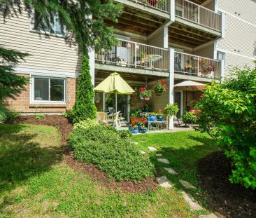 For Lease - 260 Brittany Drive Unit# 103, Manor Park - Cardinal Gle... - Photo 4