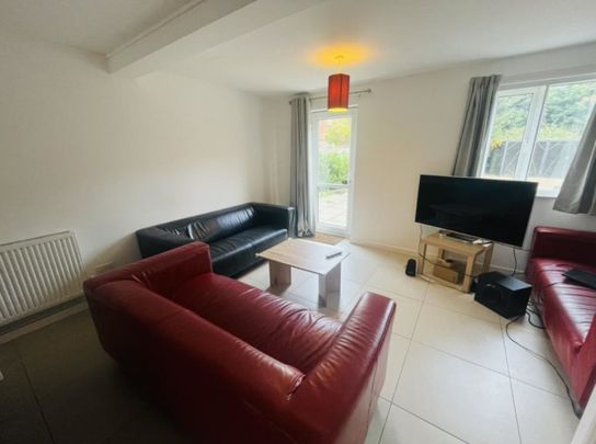 3 bed End Terraced House for Rent - Photo 1