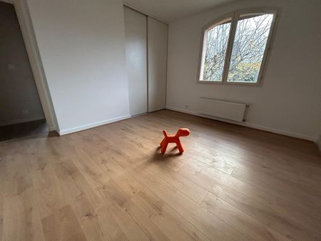 BEAUMONT, pavillon T5 avec jardin et garage. - Photo 3