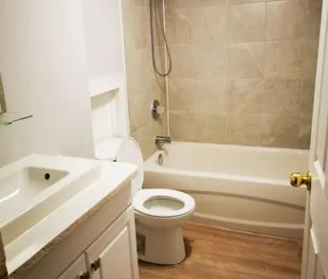 Spacious 2 bedroom Westmount Mall | 11033 135 Street Northwest, Edm... - Photo 1