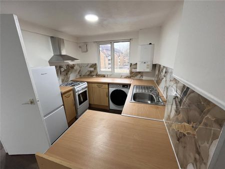 1 bedroom flat to rent - Photo 4