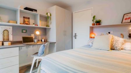 Gold 2 Bed Apt Plus - Photo 2