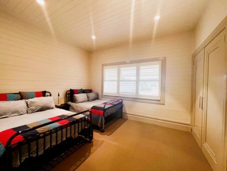 3 Bed, 1 Bath - Photo 4