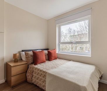 Room in a Shared Flat, East Hill, SW18 - Photo 2