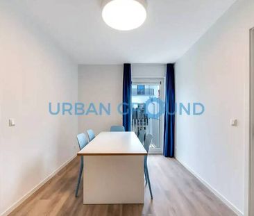 Vollständig eingerichtetes Privatzimmer mit Balkon in einer 5er gem... - Photo 1